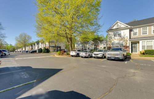 Townhome with Community Pool 11 Mi to Dtwn Raleigh! - Foto 23