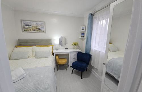 Fully accessible bungalow by the Beach - Photo 19