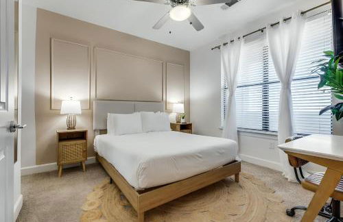 Spacious 1B with Pool Near Legacy West Frisco - Foto 1