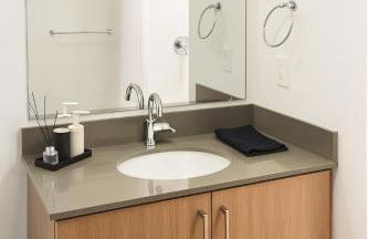 Upscale 2BR Apt Rooftop Deck and Fitness - Foto 19