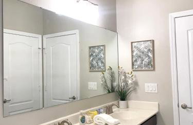 Modern Tropical Family Retreat near Legoland, Disney, Universal and Bok Towers - Foto 8