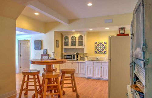 Charming Marshallberg Apt with Water Views and Dock! - Foto 8