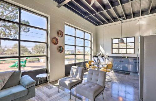 Unique Texas Home in Converted Gas Station! - Foto 8