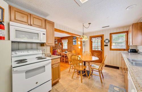 Private Dock and Beach! Lake Norman Cottage Hideaway - Foto 12