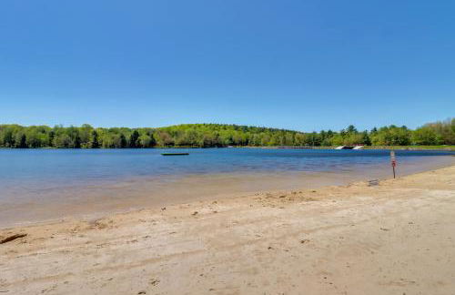 Beach Access BBQ-Ready Poconos Family Getaway! - Foto 26