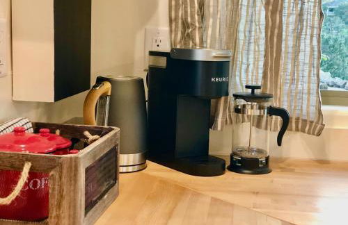 Eagles Nest Casita Luxury king memory foam bed feather pillows & duvet Amazing views, private balcony, Great location & Dog friendly - Foto 49