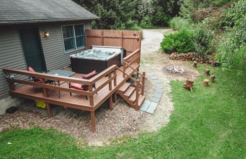 Patriot Cottage at American Heartland Cabins - Photo 1