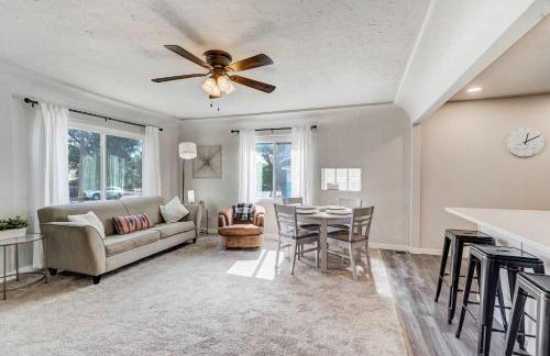 Newly Built 3BD Retreat w Mtn Views & Game Room - Foto 2