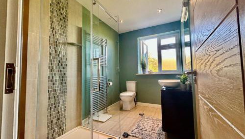 Grand Idyllic Hideaway Home With Hot Tub, Sleeps 8 - Foto 4, Shower