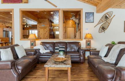 Mins to Hunter Mountain • Sleeps 36 • Pool Spa Games Bar Cozy Peaks Lodge by AvantStay - Foto 8