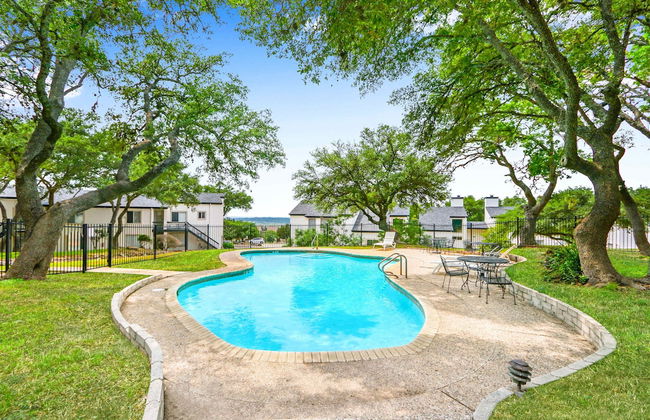 Charming Lakeside Condo - Moments to Lake Fun - Foto 18