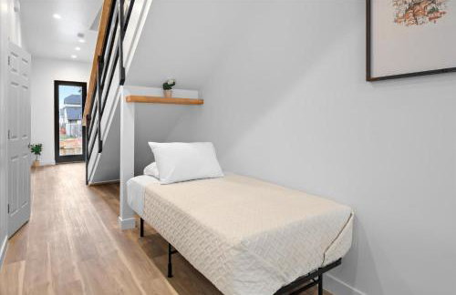 Spacious Downtown Indy Home Perfect for Groups - Photo 34