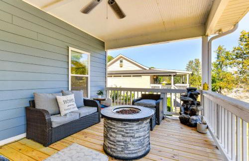 Waterfront Lake Hickory Retreat with Private Dock! - Foto 11