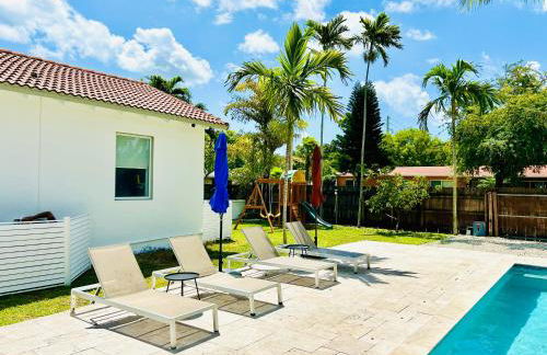 Heated Pool Tropical House with Summer Kitchen 3BR- Oasis in Miami! - Foto 34