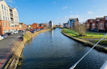 #12 Stylish Canalside Loft with Parking - Foto 7