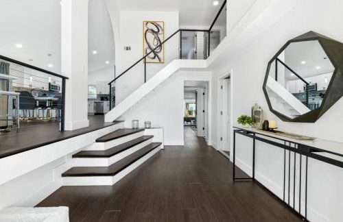 Luxury pool home near the beach! - Foto 8