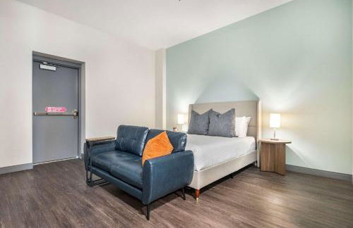 Dynamic Stay Connected Comfort Steps from Atrium - Foto 2