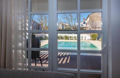 Villa Fiora, a beautiful and modern villa with a pool - Foto 15