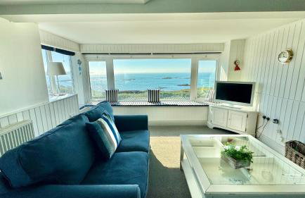 HEADLANDS-2 BED-SEA VIEW APARTMENT-TREARDDUR BAY - Photo 5