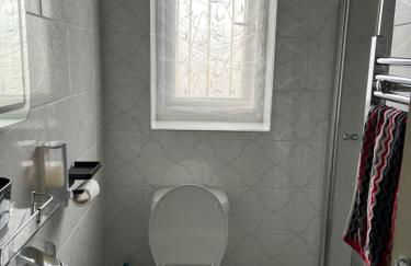 Dane Guest House Free Parking Fast WiFi Modern Living - Foto 34