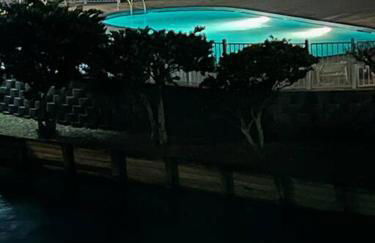 Quiet 2 bedroom condo on Gulf with pool and pond - Photo 4