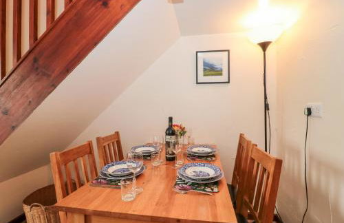 Barton Cottage - Photo 12