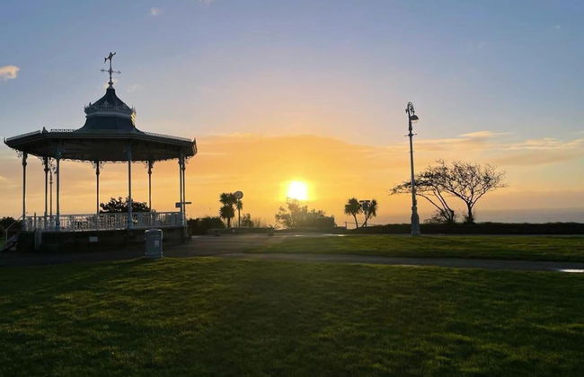 Stunning Apartment in Clifton Gardens, Westend - Foto 1