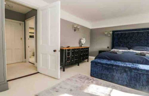 Bank Chambers in Bowness with Hot Tub and Lake Access - Photo 51