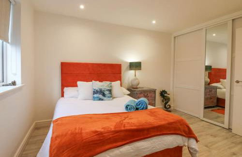 Bucket and Spades- Right on the Beach - Foto 33