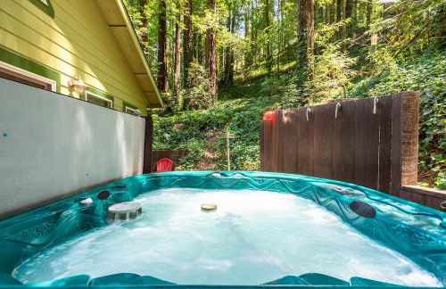 Vino Velo Retreat! Redwoods! Hot Tub!! Fire Table!! BBQ!! Game Room!! Fast WiFi!! Dog Friendly!! - Foto 3