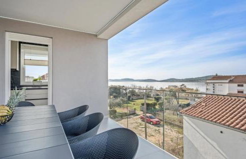 4 Bedroom Cozy Apartment In Srima - Foto 2
