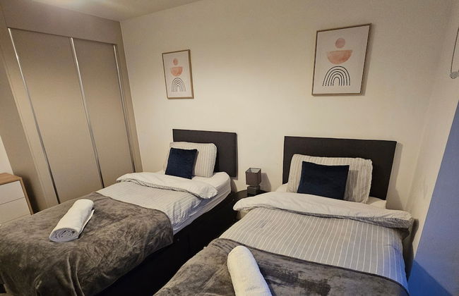 Balcony View Apartment- Sleeps 5 & Private Parking - Foto 8