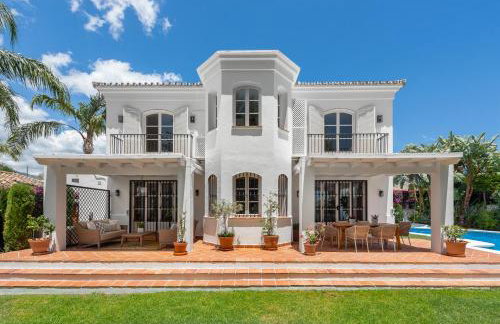 Luxury 3BR House with Private Pool & Stunning Interiors - Foto 1