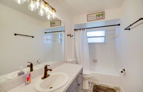 Casa Blanco Escape with Fire Pit in Sebastian! - Foto 18