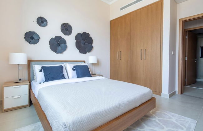 Modern 2BR w/ Tranquil Ambience in Emirates Hills! - Photo 5