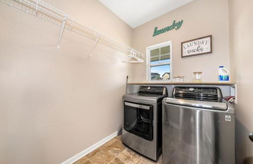 Spacious Country Farmhouse Retreat, Sleeps 16, Pool, Movie Room - Foto 51