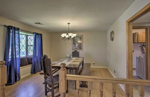 Spacious Lancaster Family Ranch - BBQ and Patio - Foto 11