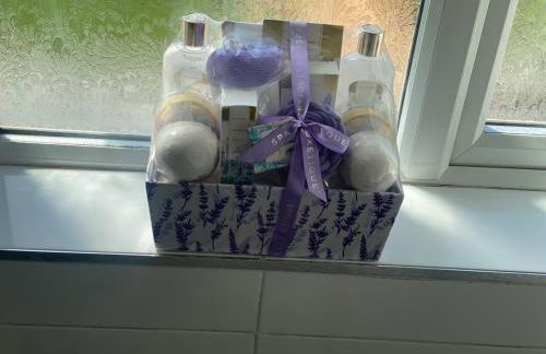 Lesley House 4 bed villa TV Internet Garden - Foto 25