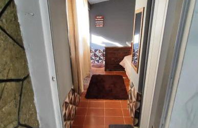 Charmosa e Aconchegante Edícula com Ar Condicionado - Foto 5