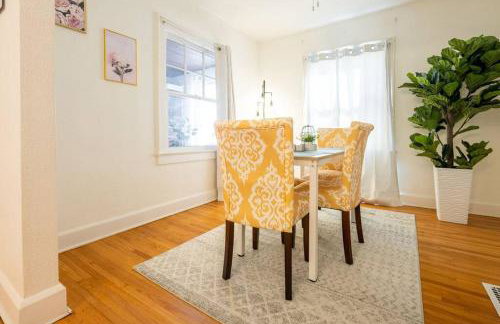 Charming Modern Farmhouse Retreat - Foto 24