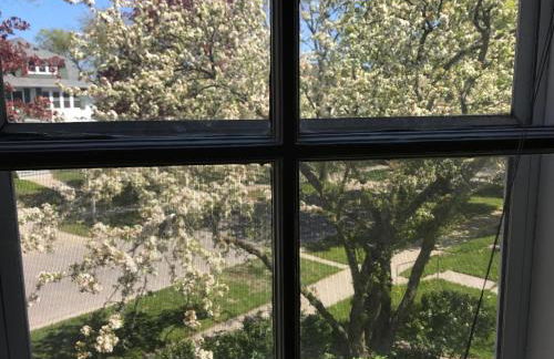 Beautiful Luxury Suite A & B of Shorewood Home - Foto 47