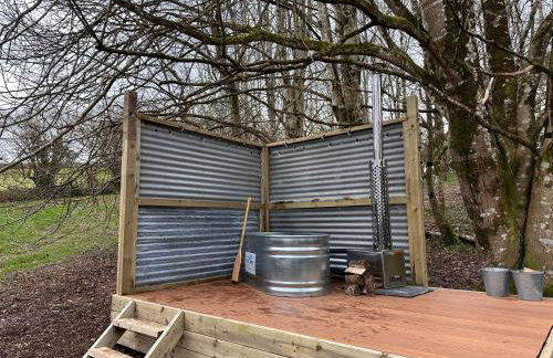 Cornwall Woodland Shepherd's Hut with Hot Tub - Deirdres Hut - Foto 3