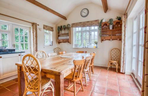 Beautiful Country House with Forest View & Garden - Foto 24