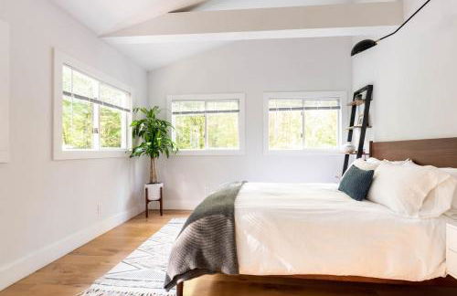 Modern A-Frame Cabin with Loft, Firepit and Grill - Foto 31