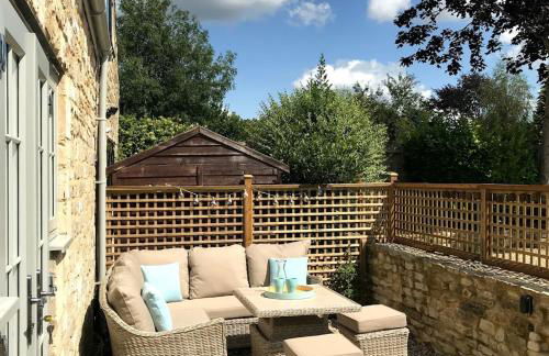 STABLES Stylish comfortable peaceful cottage with parking and outdoor space - Photo 52