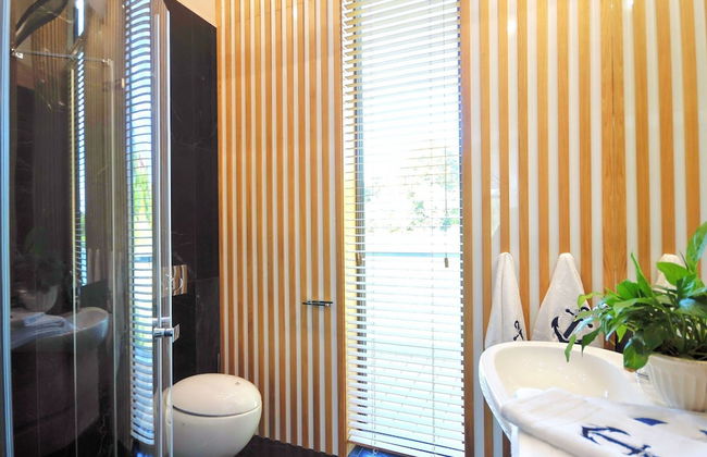 Unique Holiday Home on the Water, Bytow - Photo 7