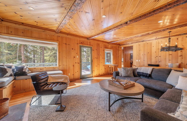 Private Cozy and Central Cabin with Deck by Sierra Getaways - Foto 9