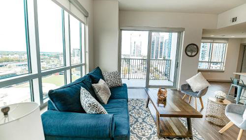 Uptown Fully Furnished 2BR Apartment apts - Foto 5