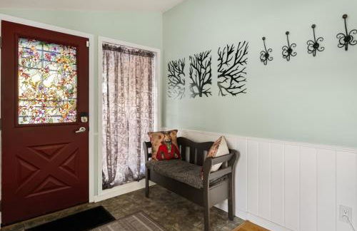 MacArthur Lakefront • Sunroom • Sleeps 6 - Foto 8