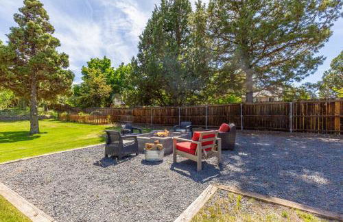 Wildflower Getaway HALF acre yard firepit hot tub bikes Dogs OK - Foto 29